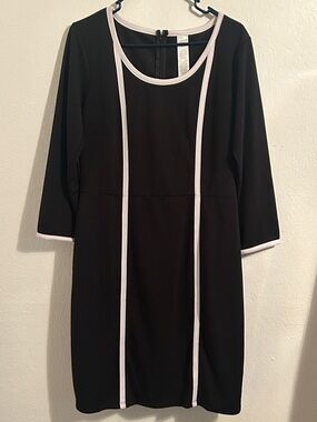 “REASONABLE OFFER ONLY” Black Sheath Classic Dress-Cream Trim 😍